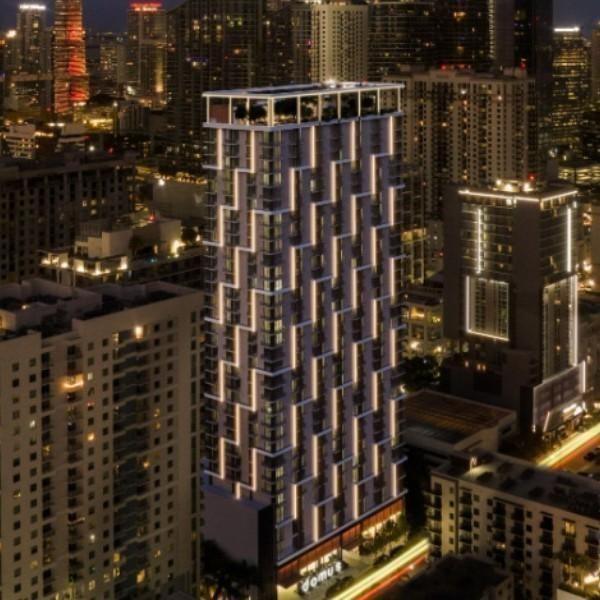 Arturo Mora | Domus Brickell